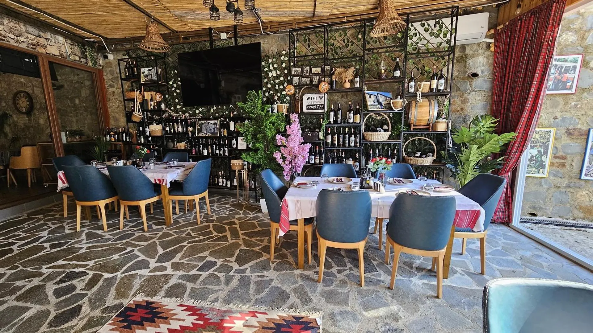 ****  Keshtjella Xhabeqos Hotel Tirana Albania